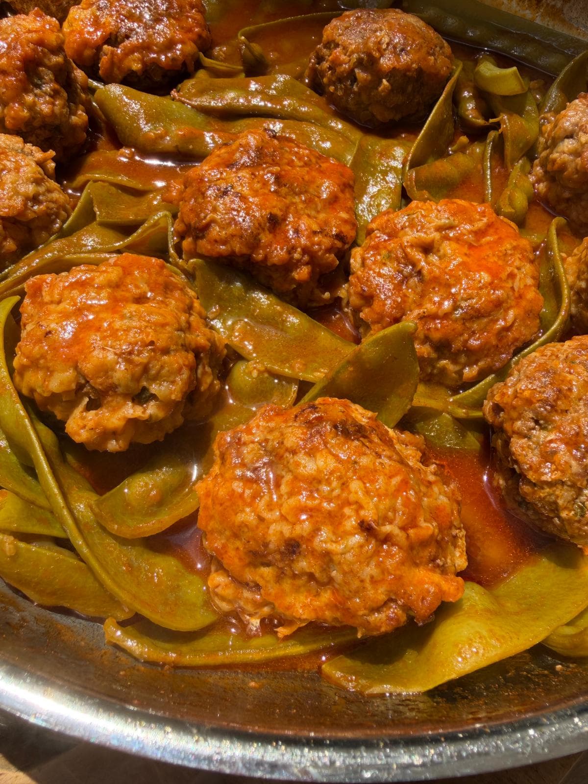 סיר קציצות ושעועית ירוקה